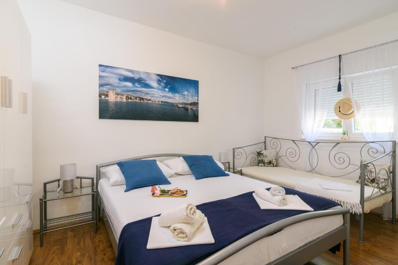 Apartments Mare Trogir Exterior photo