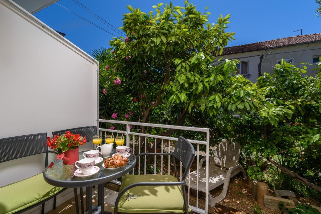Apartments Mare Trogir Exterior photo