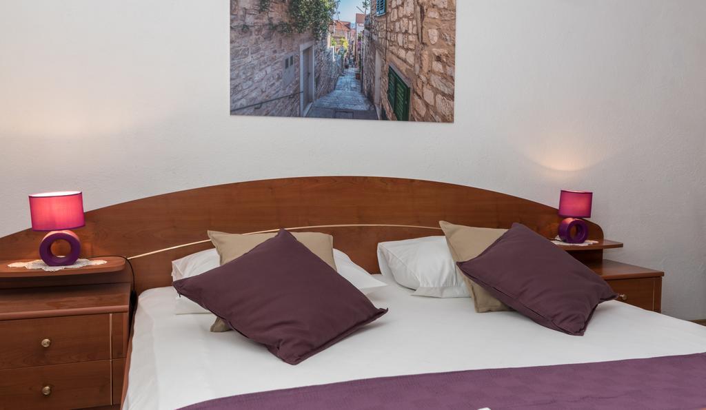 Apartments Mare Trogir Exterior photo
