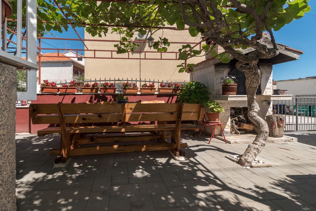 Apartments Mare Trogir Exterior photo